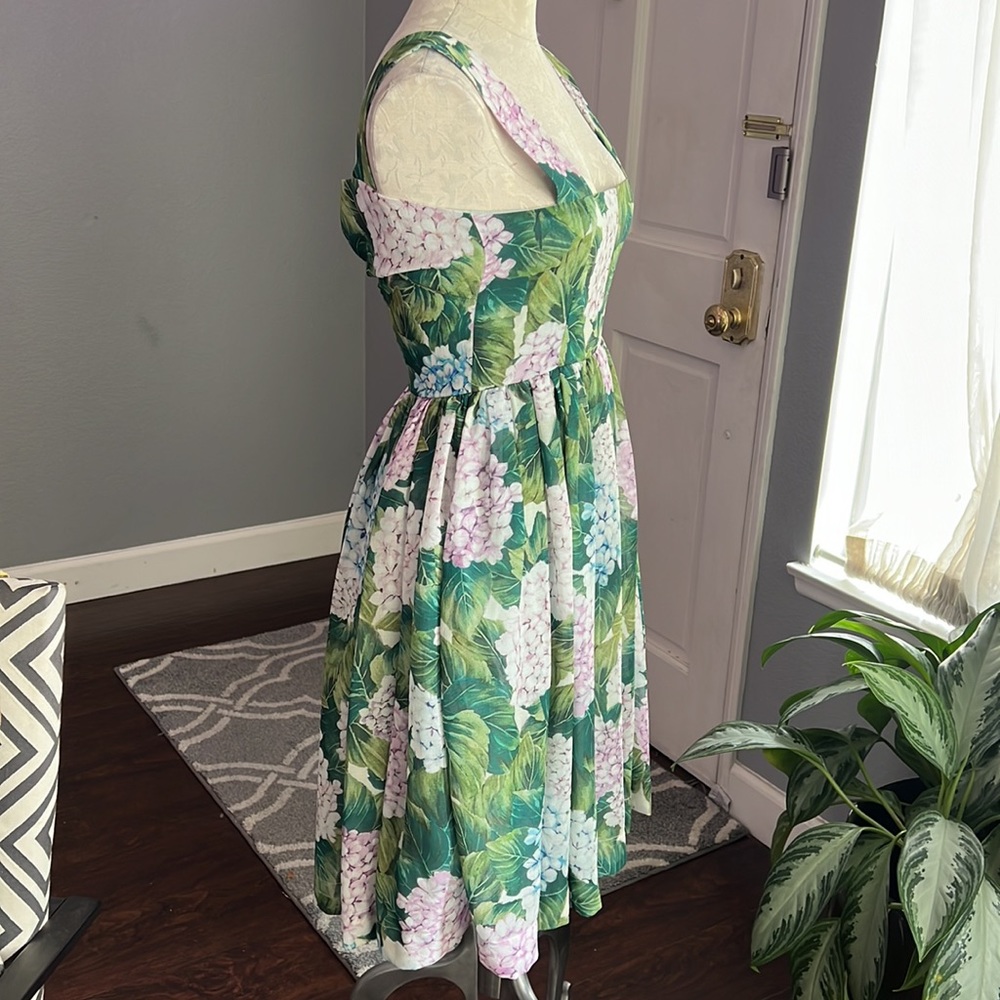 Floral Green Sleeveless Dress - Picture 2 of 7